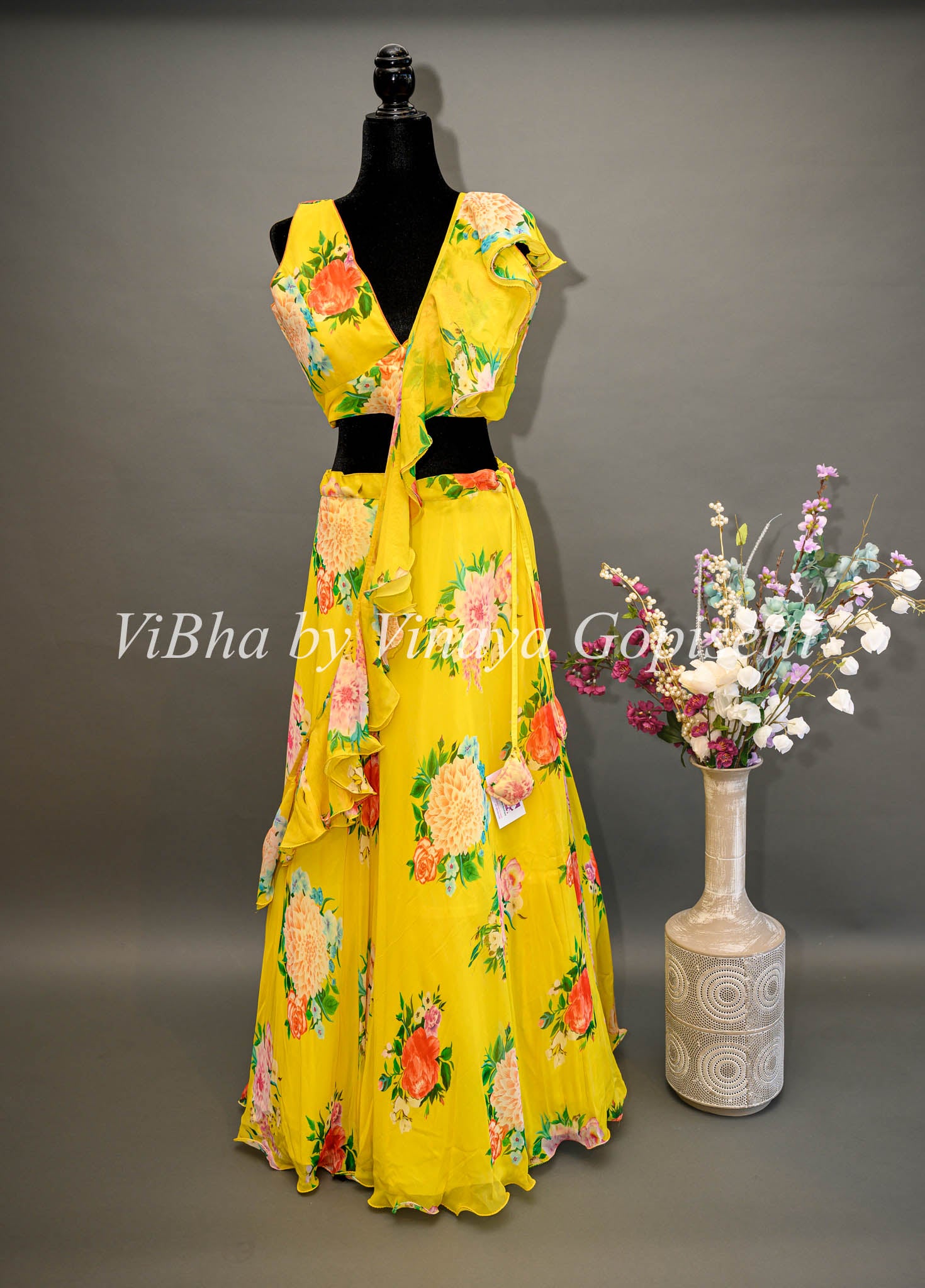Buy Green Lehenga Choli Sets for Women by Fashionuma Online | Ajio.com