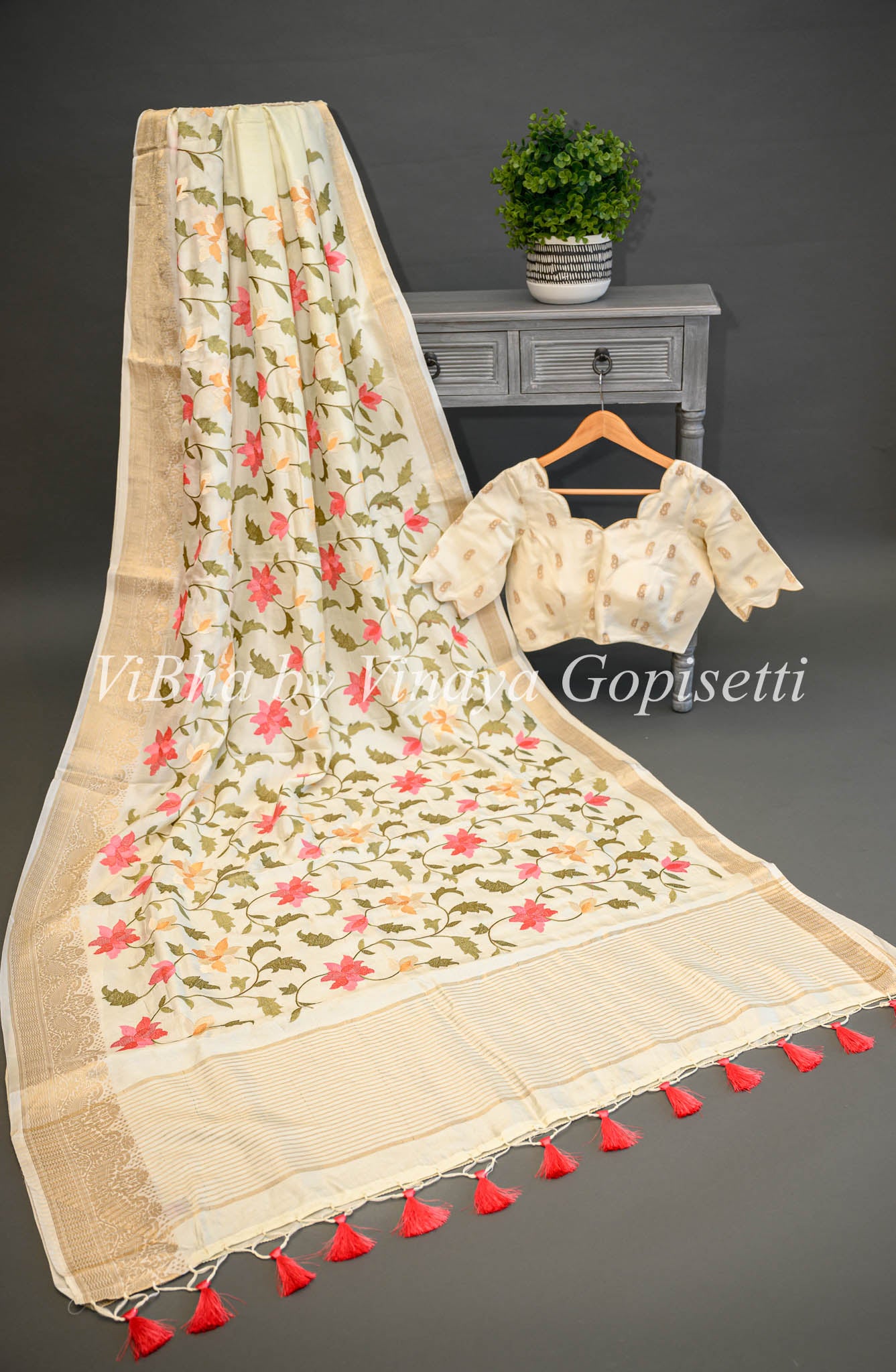 Pure Organza Silk Flower Buta Embroidery Saree With Crochet Lace -  SaadgeeNilay