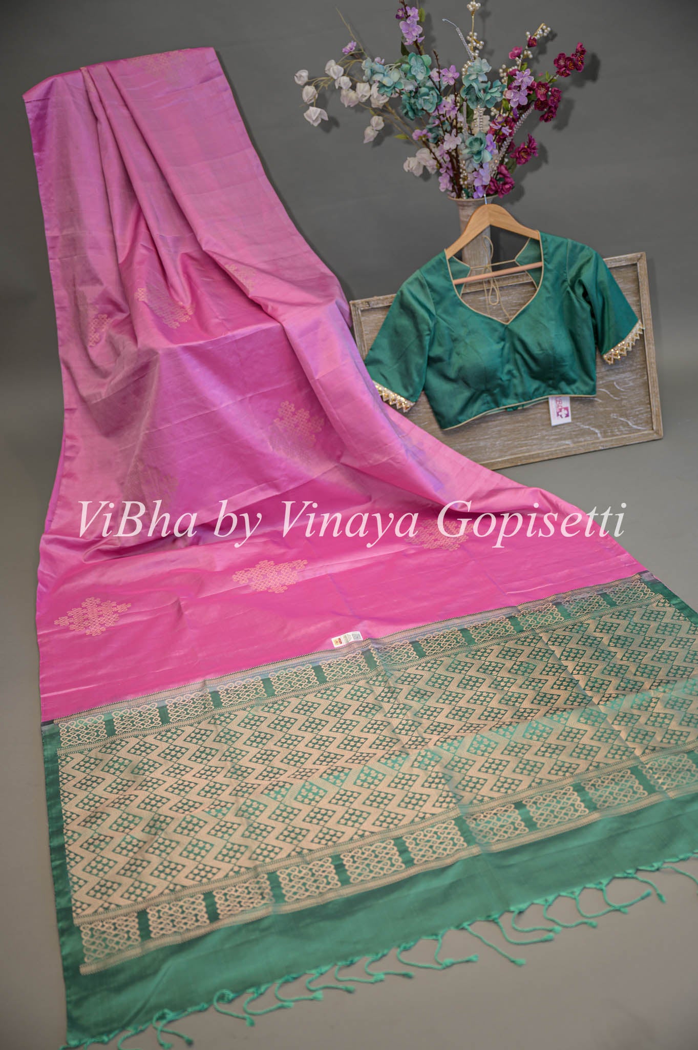 Onion Pink Pure Banarasi Handloom Kora Silk Saree - Aura Benaras