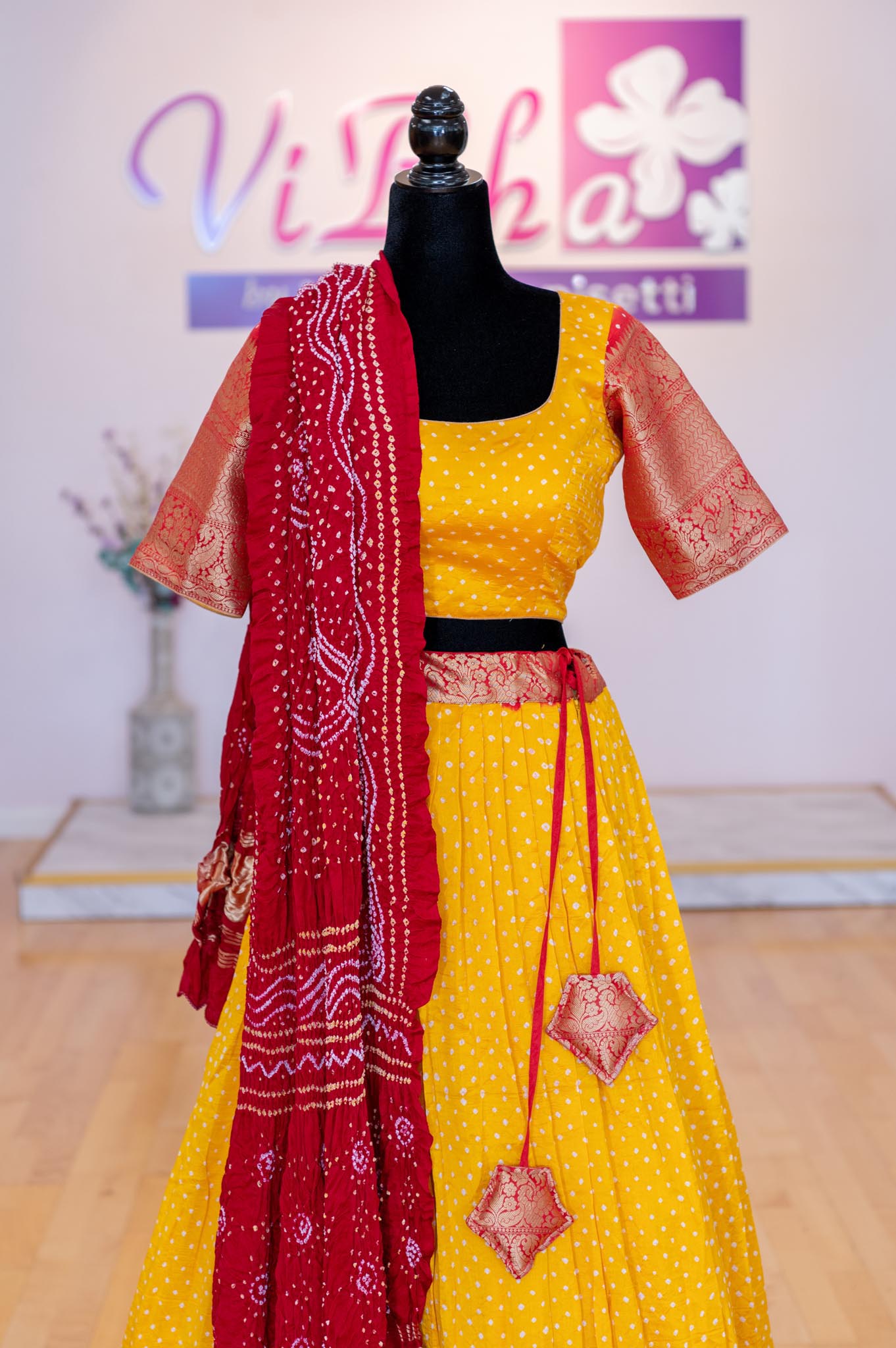 Lehengas(लहंगा) - Buy Lehenga Choli for Women Online at Karagiri