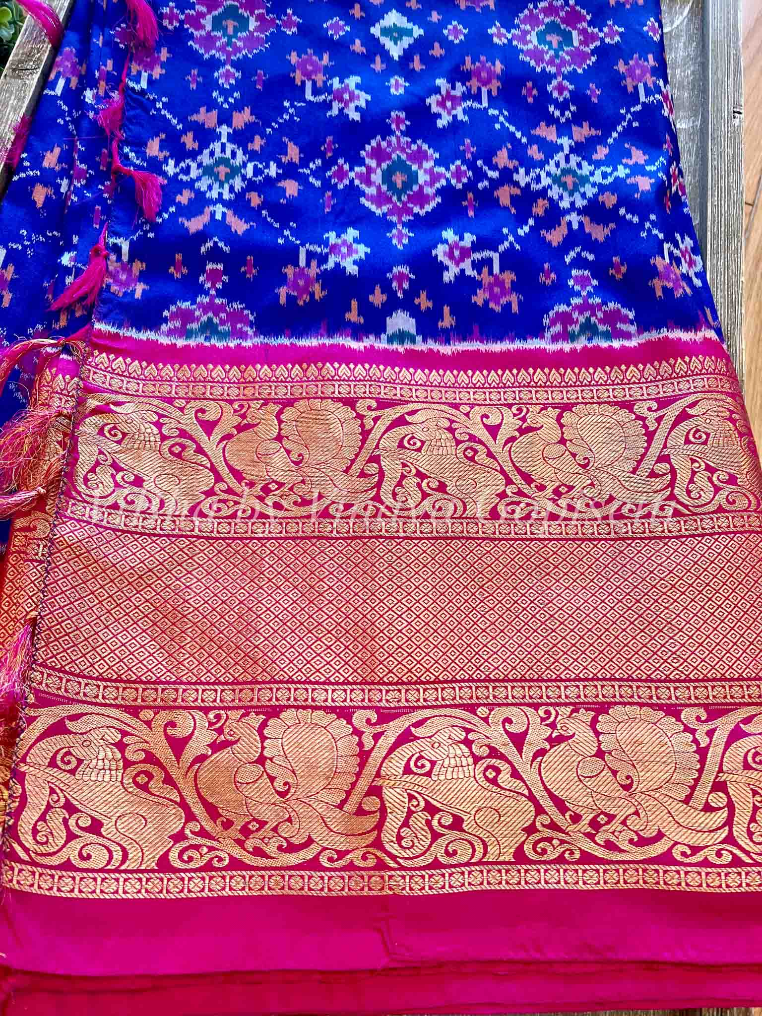 Navy Blue And Pink Banarasi Silk Saree With Zari Weaving Work at Rs 2299.00  | बनारसी साड़ी - Bhakti Silk Mills, Surat | ID: 2851703486155